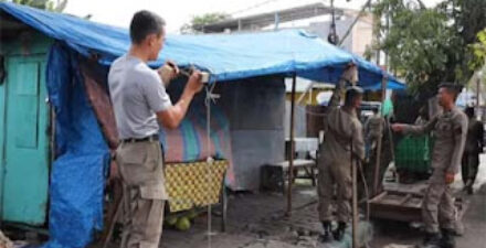 Penertiban lapak PKL di Jalan Sutan Syahril Padang