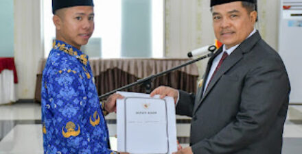 Pemkab Agam resmi melantik menyerahkan SK kepada 61 Pegawai