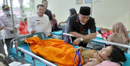 Mahyeldi Tinjau Anak Korban MBG di RSUD Lubuk Basung