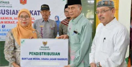 Baznas Kabupaten Agammenyalurkan zakat