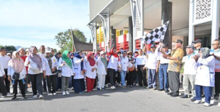 Jalan Sehat Hari Jadi ke-3 DPP PPI Sumatera Barat Dilepas Gubernur Mahyeldi