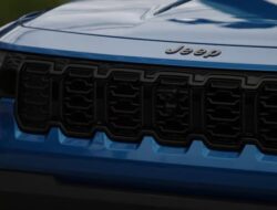 Stellantis Tarik 375 Ribu Jeep Hybrid Akibat Risiko Kebakaran Baterai