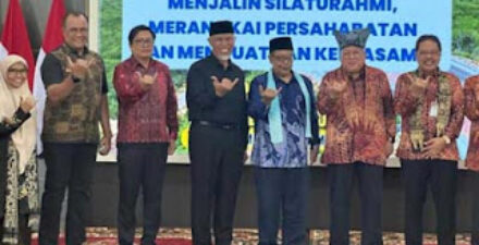 Gubernur Sumbar Mahyeldi menerima delegasi dari Malaysia.
