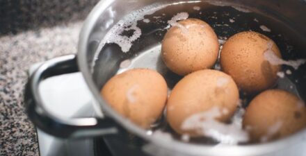 Lebih Sehat Mana, Telur Kukus atau Telur Rebus?