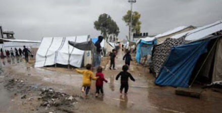 Banjir Landa Kamp Pengungsian Gaza, Warga Terjebak dalam Cuaca Dingin dan Pembatasan Bantuan