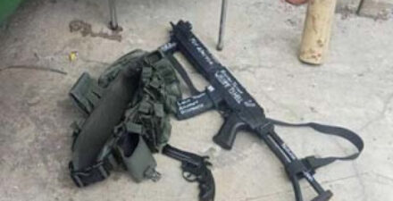 Dua senjata api yang ditemukan.