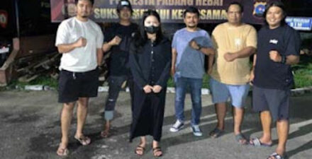 Wanita muda terlibat kasus pencurian di Padang dan diamankan Tim Klewang.