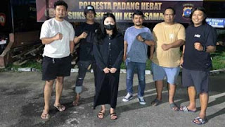 Wanita muda terlibat kasus pencurian di Padang dan diamankan Tim Klewang.