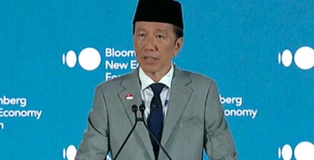 Jokowi Tegaskan AI Tak Akan Hapus Lapangan Kerja, Justru Ciptakan Peluang Baru