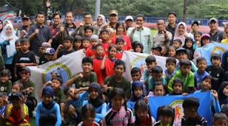 Wali Kota Pariaman Yota Balad bersama atlet peserta Kejurd.