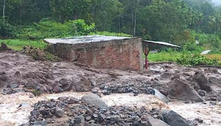 Banjir bandang menerjang Jorong Paninjauan, Nagari Paninjauan