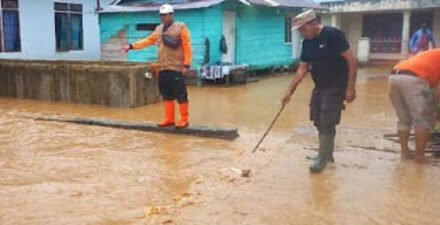 Akses Jalan di Agam Terputus Akibat Banjir Bandang dan Longsor