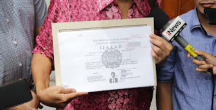Salinan ijazah Jokowi.