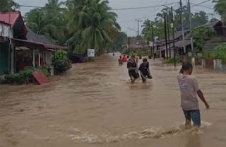 Darurat Banjir, Sekolah di Kota Pariaman Terpaksa Diliburkan.