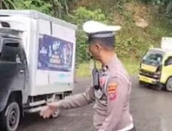 Polisi Kerahkan 15 Personel Atasi Kemacetan di Sitinjau Lauik
