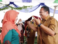 Yosnely Balad Dikukuhkan sebagai Bunda Literasi Kota Pariaman
