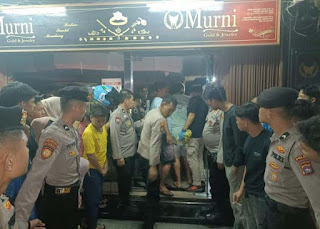 Seorang teknisi CCTV, ditemukan meninggal saat perbaikan di loteng Toko Mas Murni