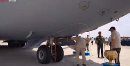 Presiden Prabowo Serahkan Kunci Airbus A400M ke Panglima TNI di Halim Perdanakusuma