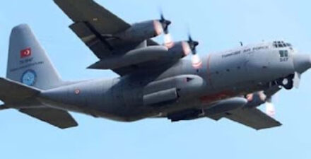 Pesawat kargo militer C-130 Turki.