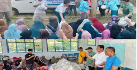 Anggota DPRD Sumbar, Indra Dt Rajo Lelo dan Daswanto menyalurkan bantuan paket sembako.