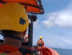 Evakuasi Sukses, Awak Rezeki Sentosa 8 Aman di Pelabuhan Sikakap