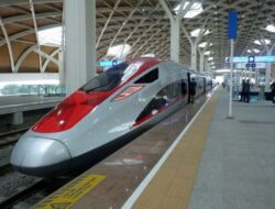 Pemerintah Bahas Solusi Teknis Penyelesaian Utang Proyek Kereta Cepat Whoosh