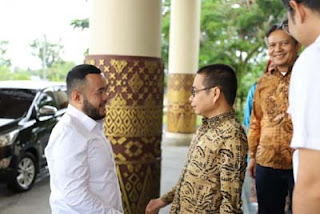 Walikota Fadly Amran menerima kunjungan Ketua KI Sumbar, Musfi Yendra.