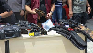 Sembilan orang ditangkap dengan barang bukti 89 kg sabu hingga 7 senpi