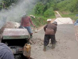 PT Semen Padang Dukung Pembangunan Jalan Swadaya Warga