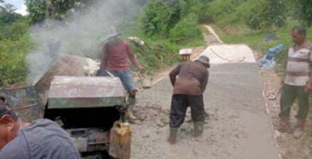 PT Semen Padang Dukung Pembangunan Jalan Swadaya Warga