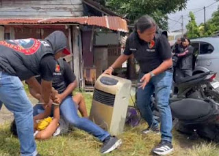 Tim Klewang Polresta Padang menggelar simulasi penanganan darurat gempa bumi