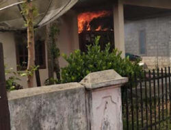 Diduga Korsleting Listrik, Rumah di Sumani Terbakar