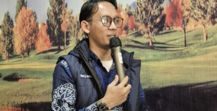 John Kenedy Azis : Tegas Seperti Batu dan Lembut Seperti Hujan di Tanah Kampung