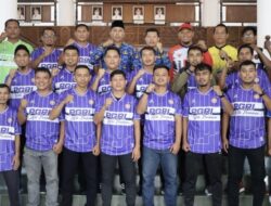 Guru Pariaman Tantang Lapangan Hijau di PGRI Cup Solok