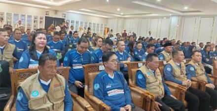 Bupati Kapuas HM Wiyatno mengukuhkan Komunitas ASN Anti Narkoba sekaligus menandatangani komitmen Kapuas Bersinar di Rumah Jabatan Bupati, Rabu (26/11/2025)