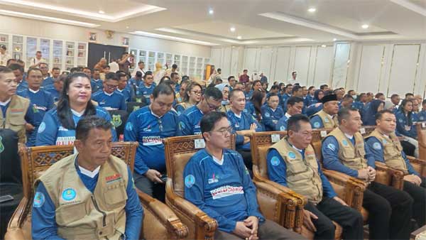 Bupati Kapuas HM Wiyatno mengukuhkan Komunitas ASN Anti Narkoba sekaligus menandatangani komitmen Kapuas Bersinar di Rumah Jabatan Bupati, Rabu (26/11/2025)