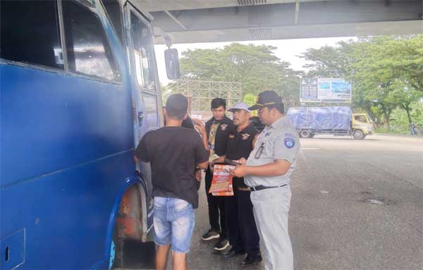 OpJasa Raharja melaksanakan operasi gabungan di Fly Over BIM, Pariaman.