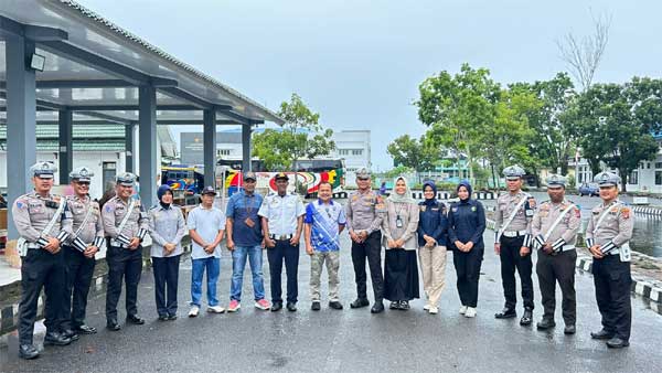 Jasa Raharja Sumbar Gelar Ramp Check dan pemeriksaan kesehatan pengemudi di Terminal Jati Pariaman