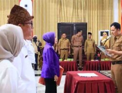 Pemkab Padang Pariaman Kukuhkan Tim Pembina Posyandu dan Dekranasda 2025–2030