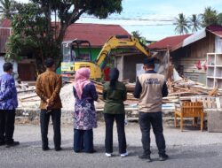 Pemko Payakumbuh Tertibkan Bangunan Tanpa Izin Di Lahan Milik Pemerintah