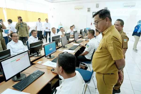 Bupati Khairunas Monitoring Pelaksanaan Uji Kompetensi Pejabat Eselon