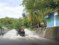Banjir Tutup Akses Utama ke Pantai Selatan Gunungkidul, Ketinggian Capai 1 Meter