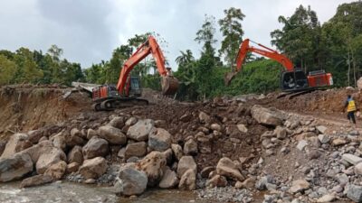 Banjir dan longsor di Desa Babo, Kecamatan Bandar Pusaka, Kabupaten Aceh Tamiang, memukul sendi-sendi perekonomian masyarakat.
