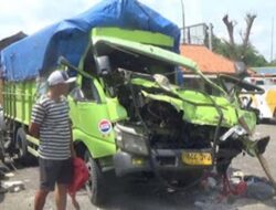 Truk Terseret 100 Meter di Tol Jakarta-Cikampek, Satu Orang Meninggal