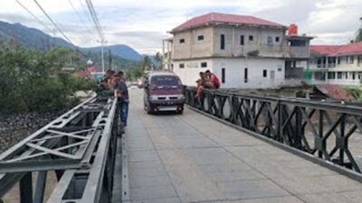 TNI Sukses Bangun Jembatan Bailey, Mobilitas Warga Kembali Lancar