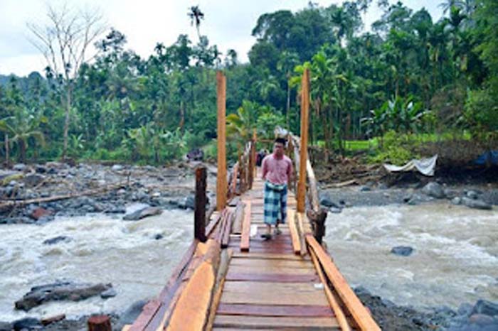 Jembatan Batang Mangui di Jorong Sini Air, Kecamatan Malalak Selatan.