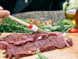 Kanker Usus Besar Kian Banyak di Usia Muda, Ini Makanan yang Perlu Diwaspadai