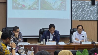 Menteri Keuangan Purbaya Yudhi Sadewa dalam Rapat Kerja Percepatan Implementasi dan Penyelesaian Hambatan Satgas P2SP, Selasa (23/12/2025).