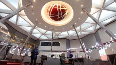 IHSG Dibuka Melemah, Mayoritas Sektor Tertekan