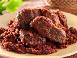 Rendang Siap Disalurkan bagi Warga Terdampak Hidrometeorologi